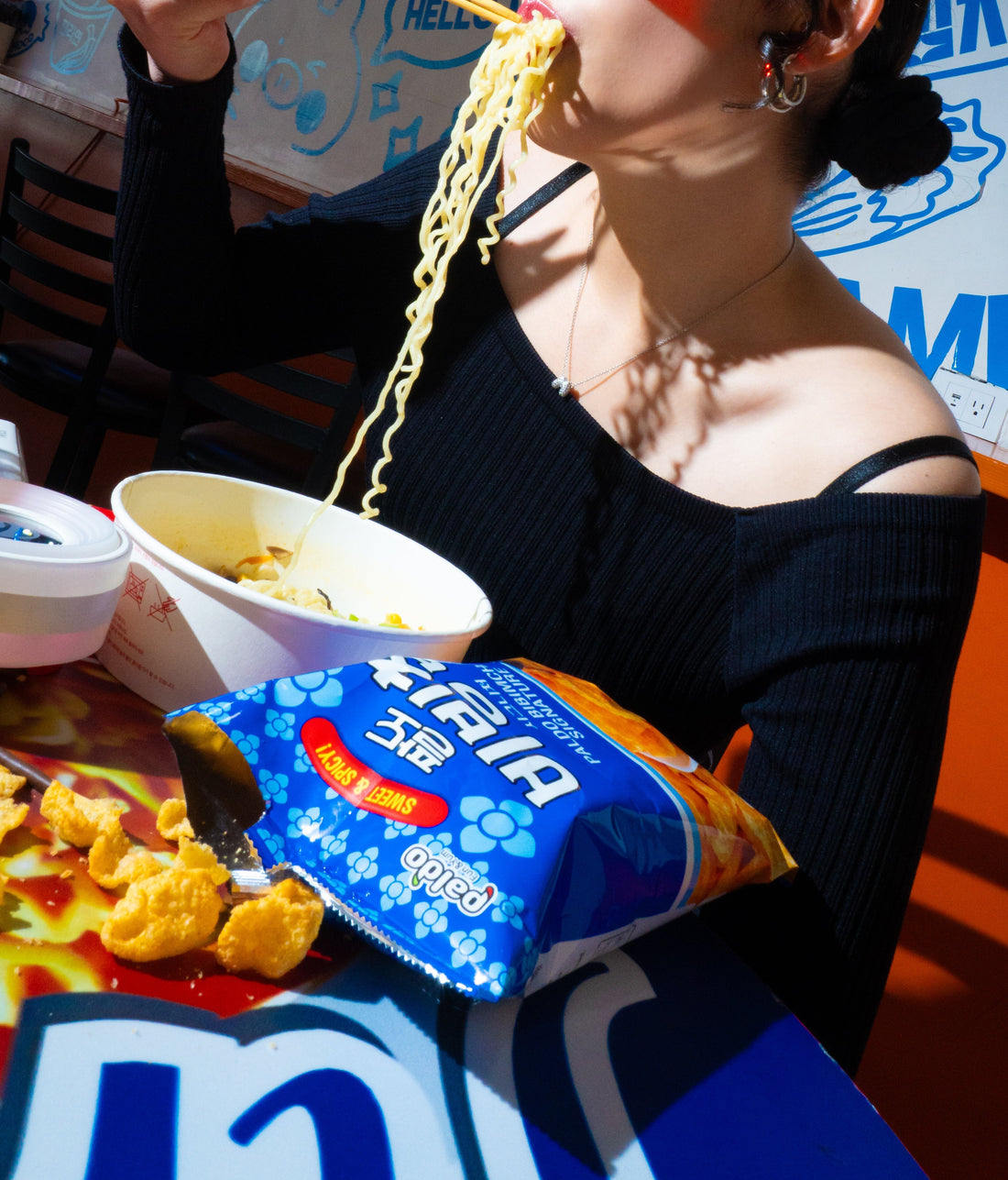 Foam vs. Metal Ramen Tables — Which One Is Better for Your Store?